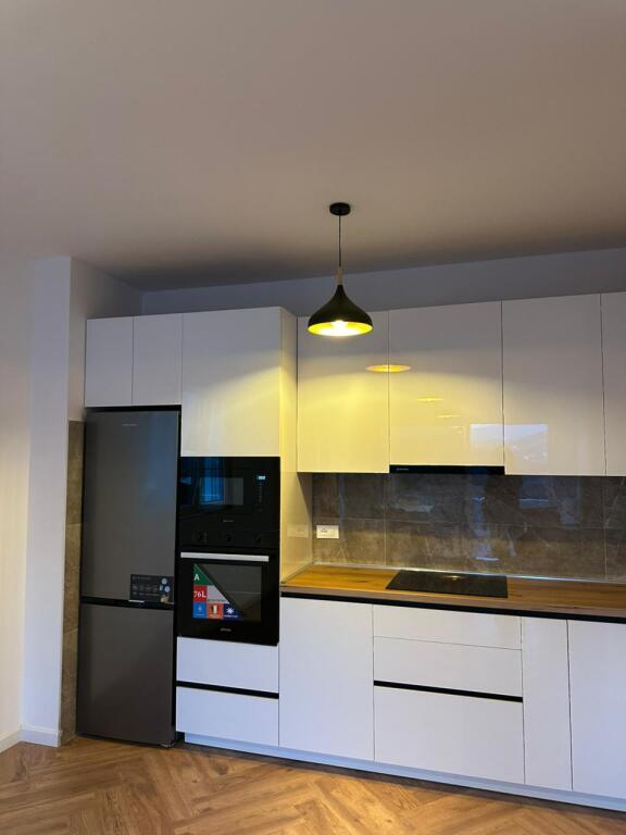 Jepet apartament 2+1+2 me qira Tek Vilat e Arabit