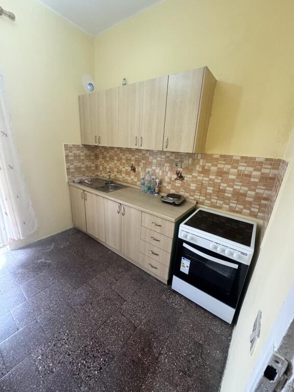 Japim me qera apartament 2+1 Kati 3, 72 m² 450 € (STD. Dinamo prane Lulishte Cajupi)