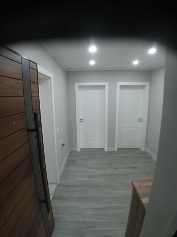 Shitet apartament 2+1 prane fushes Ali Dem