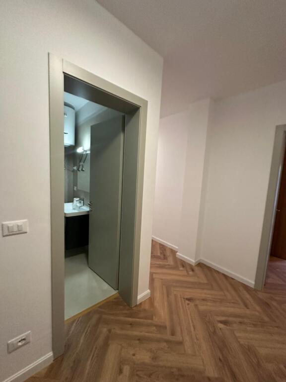 Jepet apartament 2+1+2 me qira Tek Vilat e Arabit