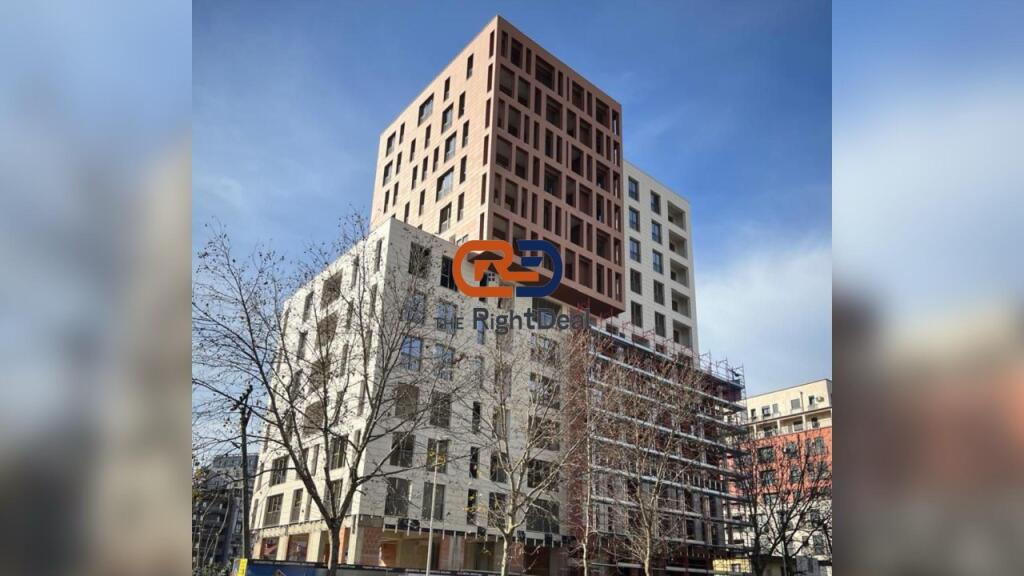 Tek Rruga "Dritan Hoxha", Shitet Apartament 2+1 Me Planimetri Te Rregullt Dhe Pamje Nga Rruga !