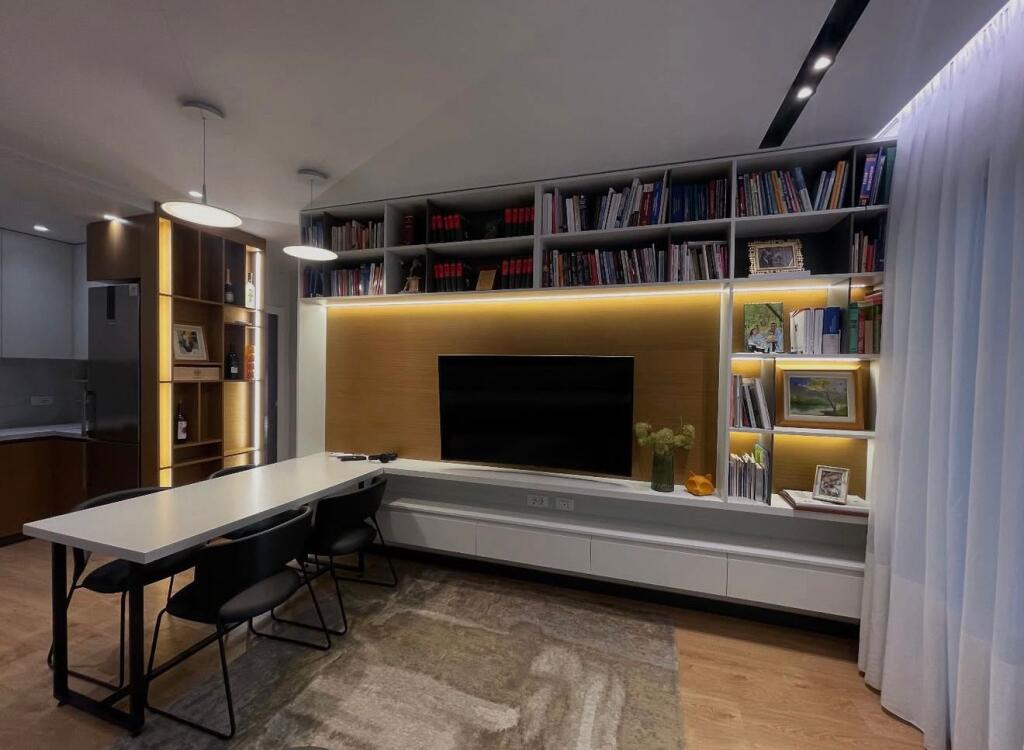 Japim me qira apartament 2+1+garazh te liqeni i thate!