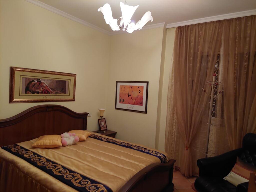 APARTAMENT PER QERA PRAN RRUGES S E PORTIT VELIERA