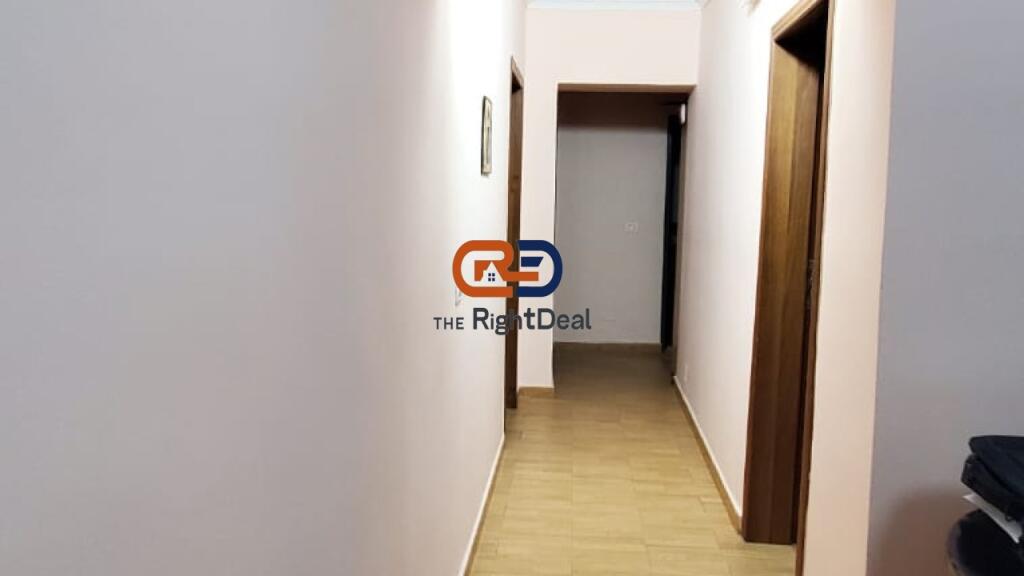 Ne Rrugen E Durresit, Shitet Apartament 4+1+2, Me Hapesira Teper Te Bollshme !!