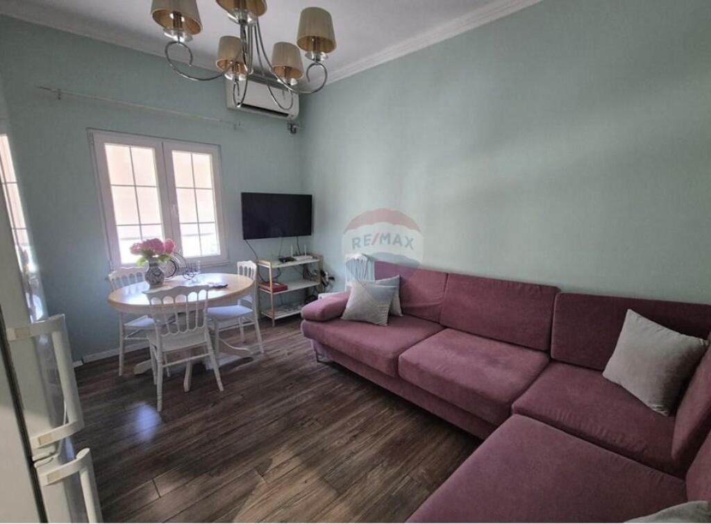 Jepet per qira apartament 2+1 prane Rruga Elbasanit