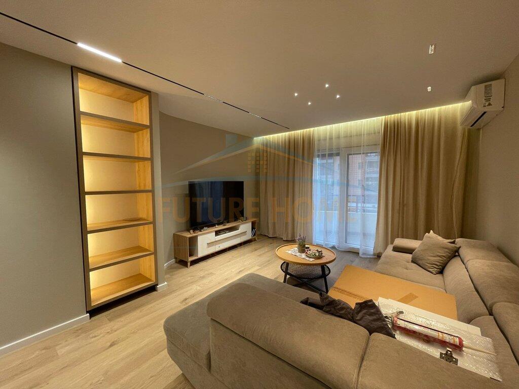 Apartament 2+1+2 me Qira në Bulevardin Migjeni