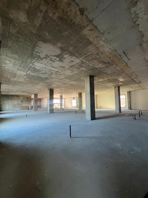 BUSINESS PREMISES FOR RENT 810 M2 TEG 16,000 EURO