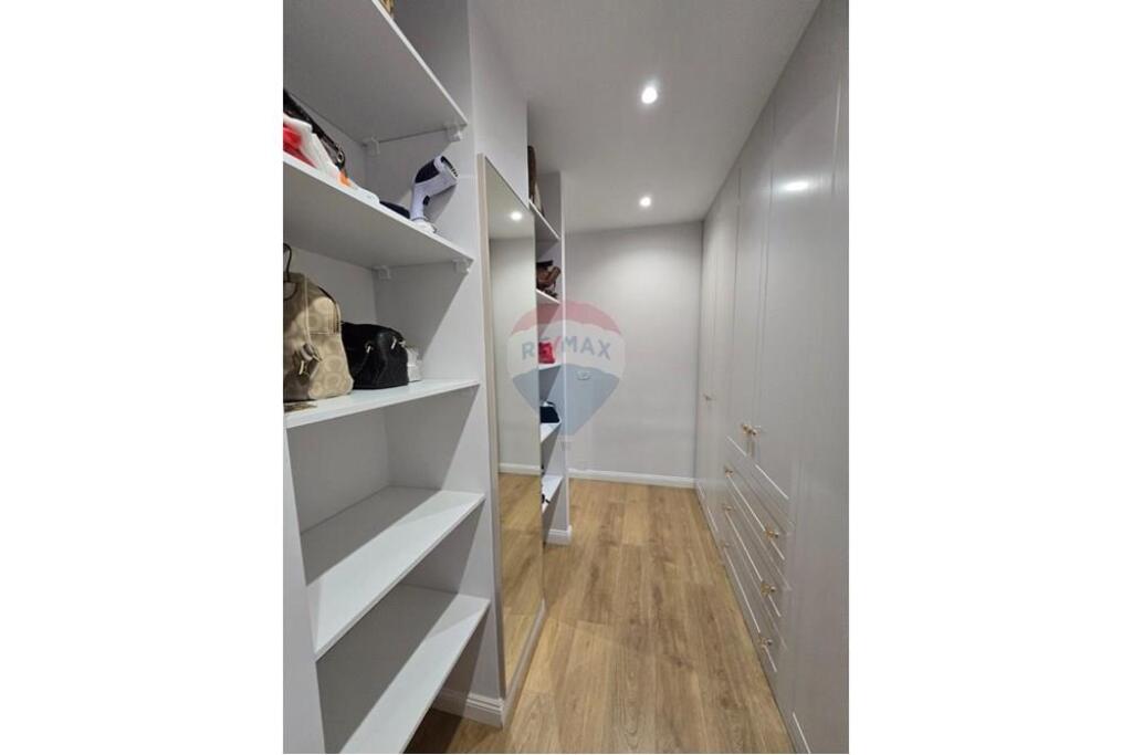 Apartament - Për Qira - Sheshi Willson, Tiranë