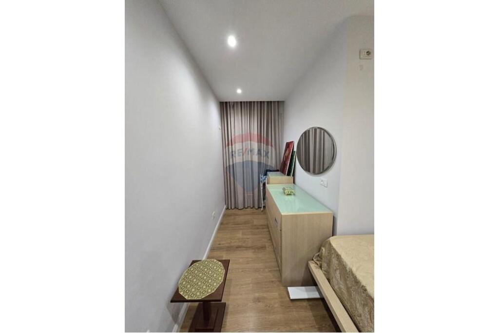 Apartament - Për Qira - Sheshi Willson, Tiranë