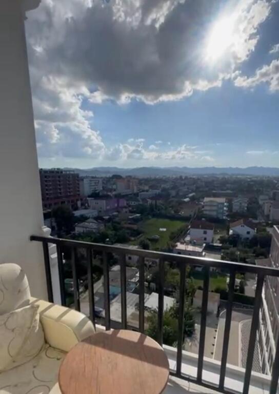 Apartament me qera 2+1