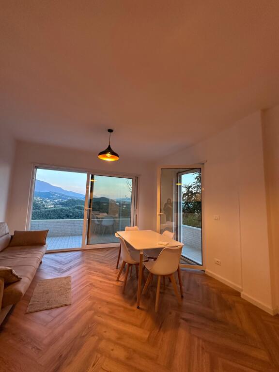 Ofrohet apartament 2+1+2 me qera tek Vilat e Arabit  LINZE
