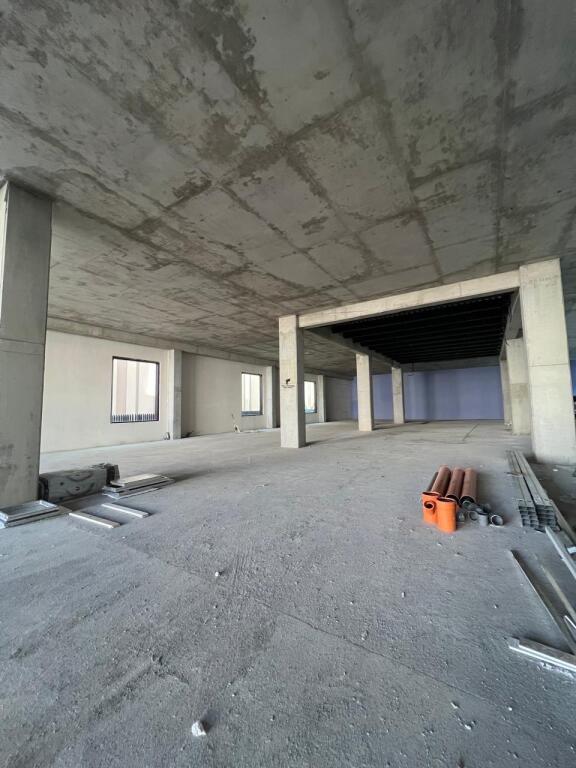 BUSINESS PREMISES FOR RENT 810 M2 TEG 16,000 EURO