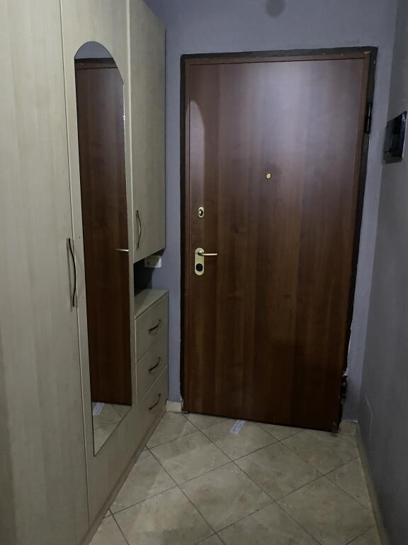 1+1,i mobiluar te bar returni ne astir,cmimi 430 euro