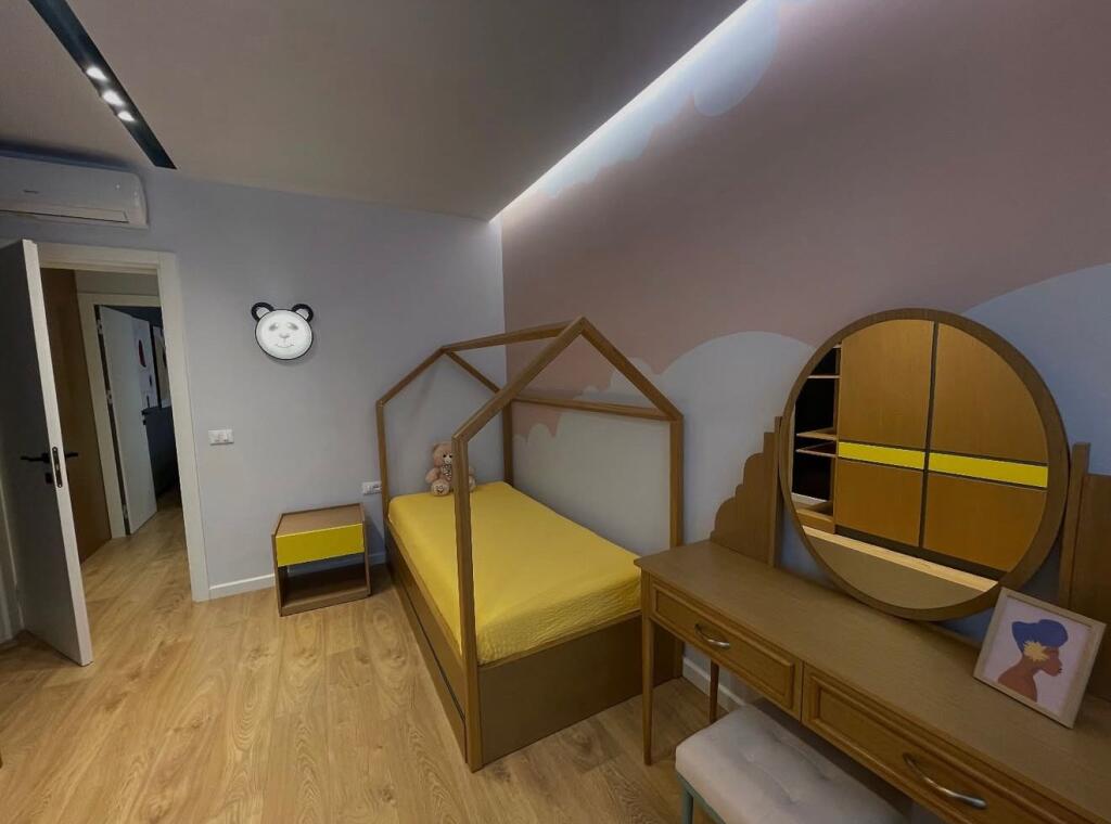 Japim me qira apartament 2+1+garazh te liqeni i thate!