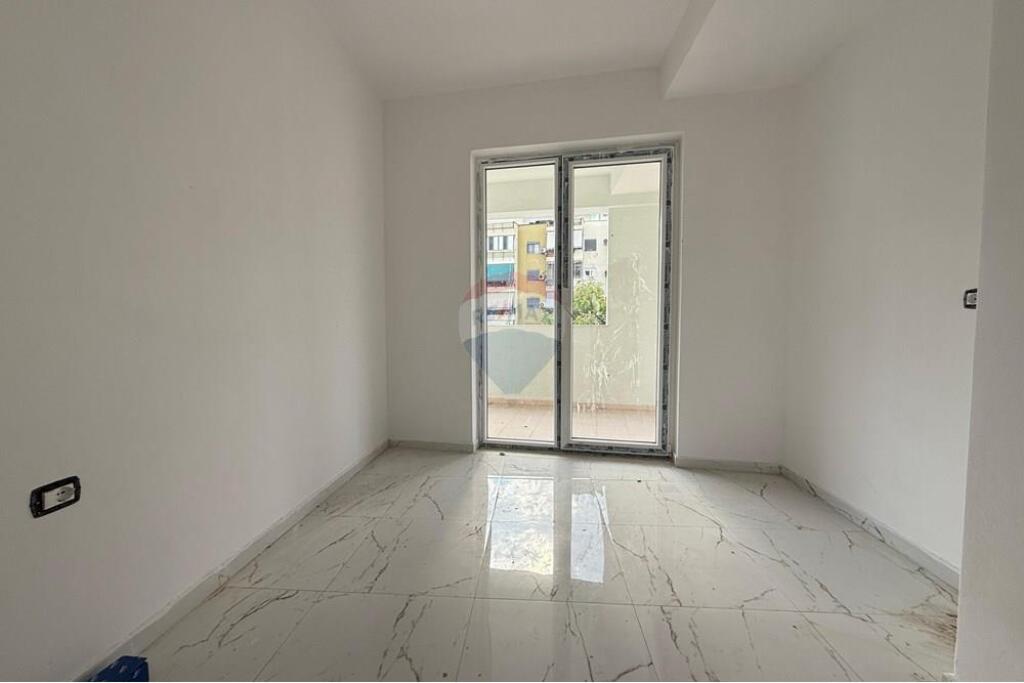 Apartament - Për Shitje - Shkolla e Bashkuar, Tiranë (ID: 530181047-502)