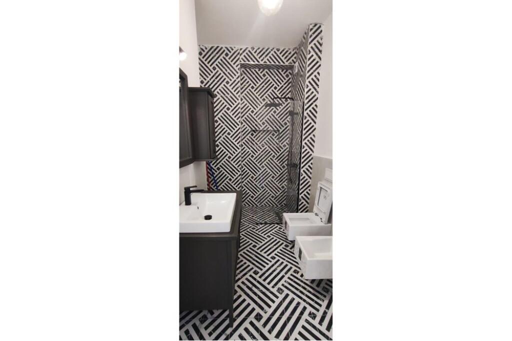 Apartament 1+1 prane Bulevardit te Ri!