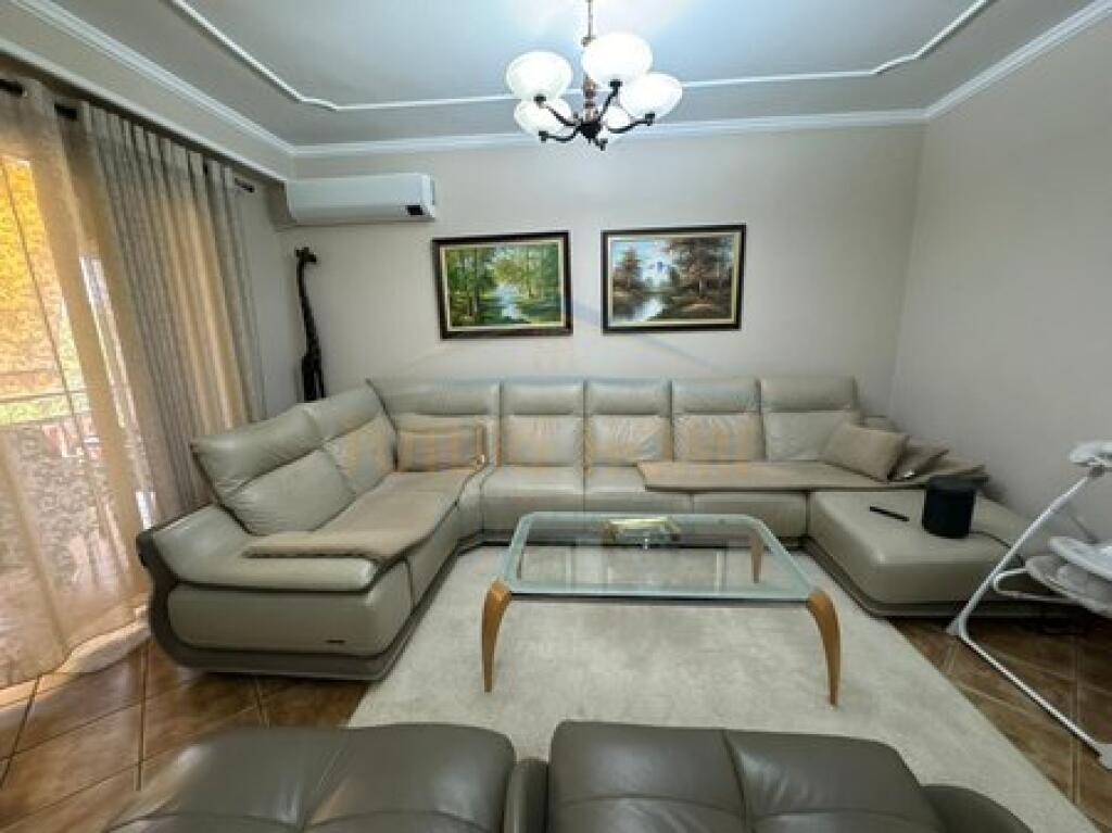 Shitet, Apartament 3+1, Brryli, Tiranë