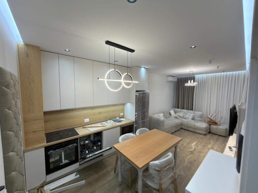 🏢 Appartamento 2+1 in affitto 📍 Indirizzo: Via “5 Maji”, Tirana