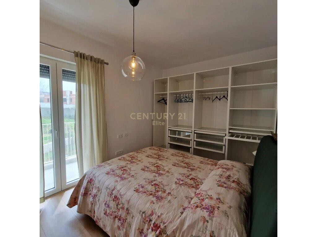 QIRA, APARTAMENT 2+1+DEPO+1 POST PARKIMI NE NJE NGA ZONAT PRANE LIQENIT TE THATE.