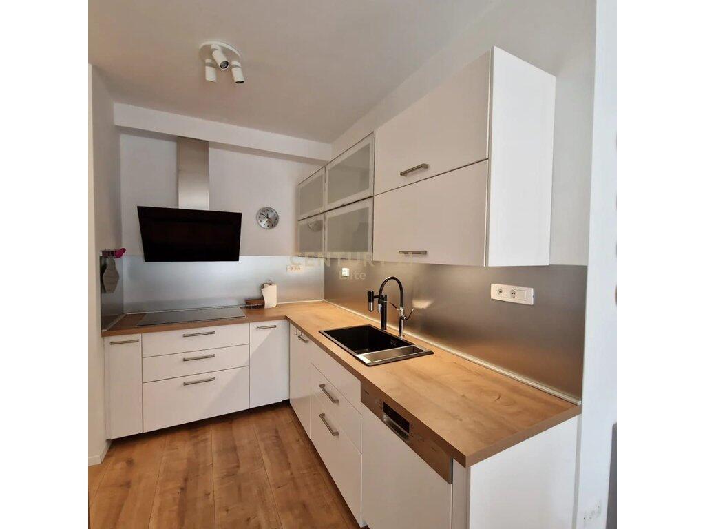 QIRA, APARTAMENT 2+1+DEPO+1 POST PARKIMI NE NJE NGA ZONAT PRANE LIQENIT TE THATE.
