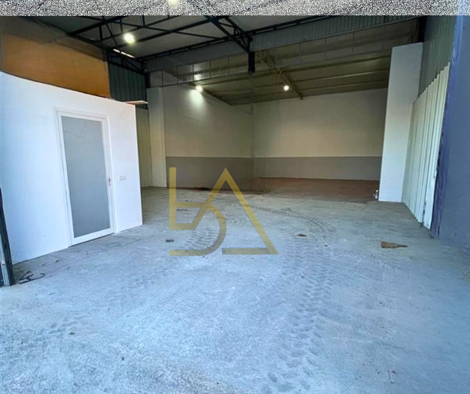 Ambient Biznesi me Qira – Rruga Vorë-Marikaj, km 1