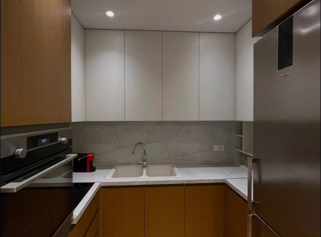 Japim me qira apartament 2+1+garazh te liqeni i thate!