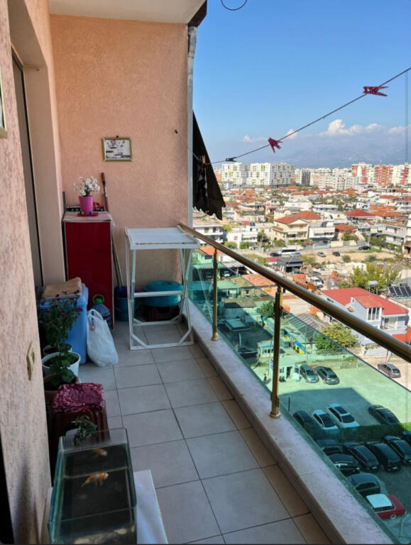 Shitet apartament 2+1 ne Misto Mame