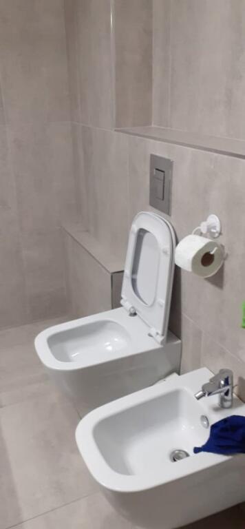 Jepet apartament 2+1 me qera prane Qendres Kristal, komuna