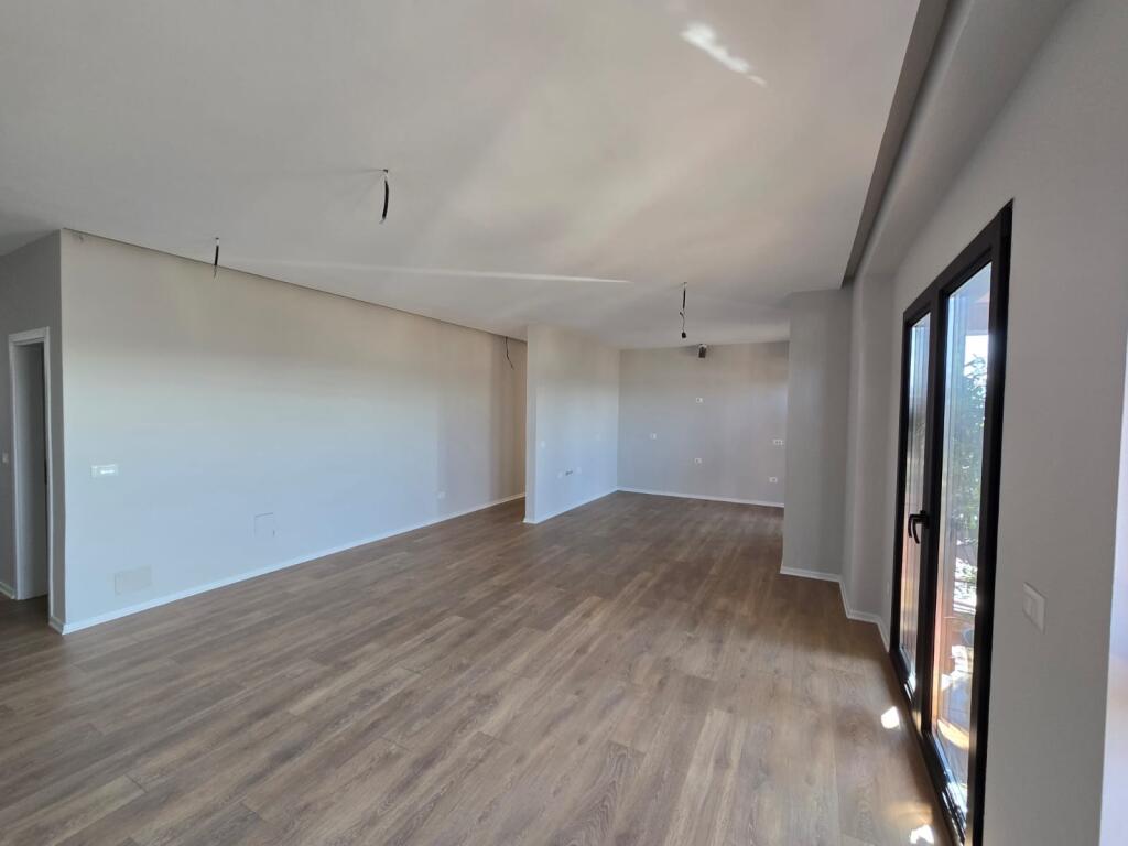 📌Jepet me Qira – Ambient Zyre në Garden Building, Tiranë