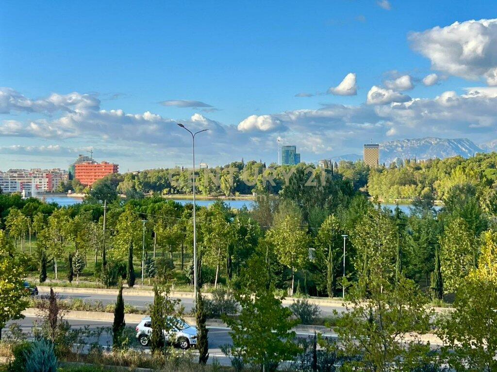 Qira – Apartament Deluxe 1+1 me Post Parkimi dhe Pamje nga Liqeni Artificial🌿