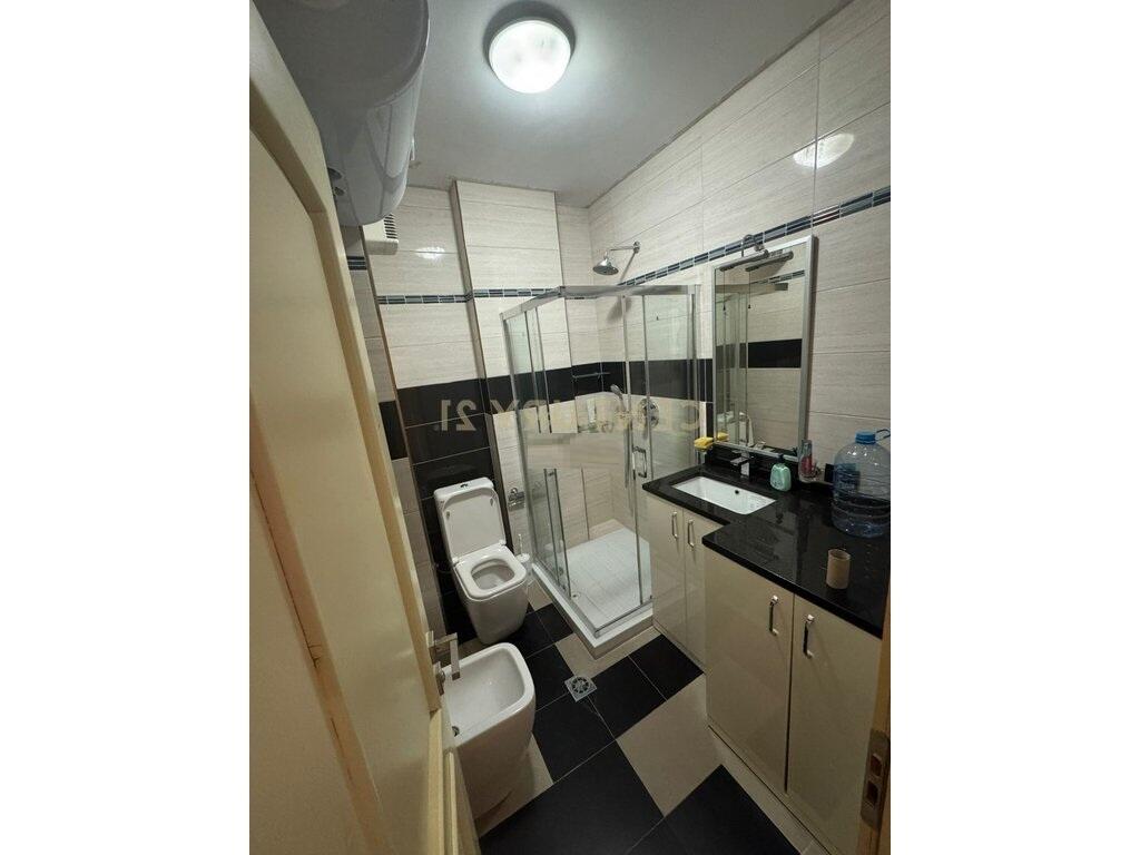 Jepet me Qira, Apartament 2+1+2 Poste Parkimi, Selite