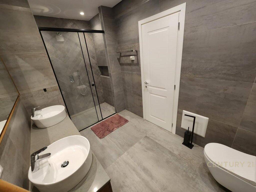 Apartament me qera 3+1 tek Touch of the Sun!