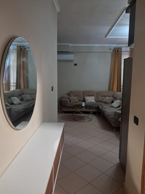 🏡 Appartamento arredato 2+1 in affitto – Kodra e Diellit 📍 Posizione: All'inizio della via “Bill Klinton”, Tirana