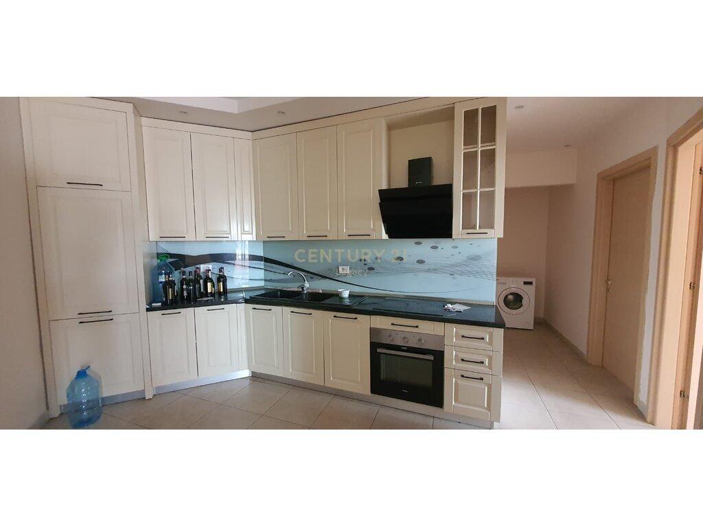 🏙️ Apartament Modern me Pamje Panoramike në Zemër të Astirit!