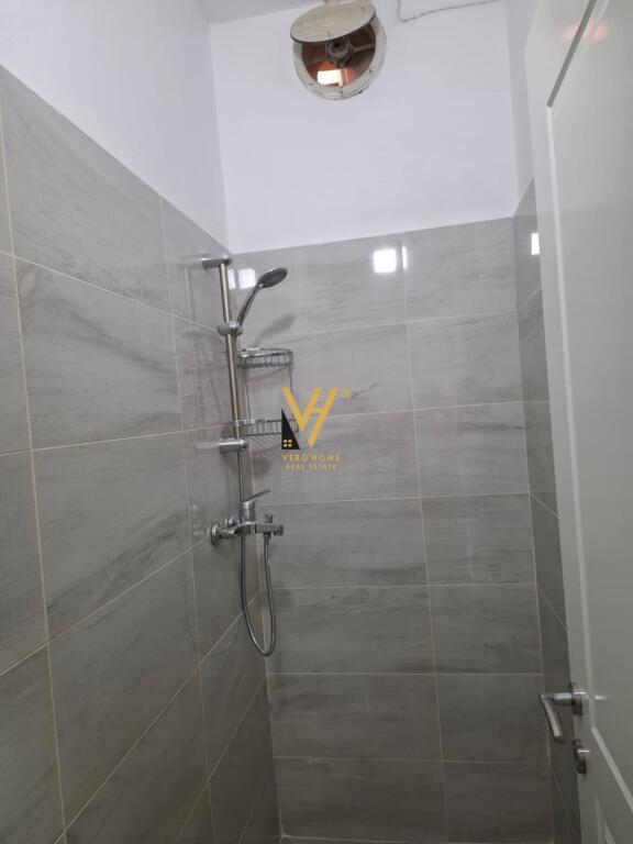 JEPET APARTAMENT 2+1 ME QERA TE AMBASADA KINEZE 80.000 LEKE