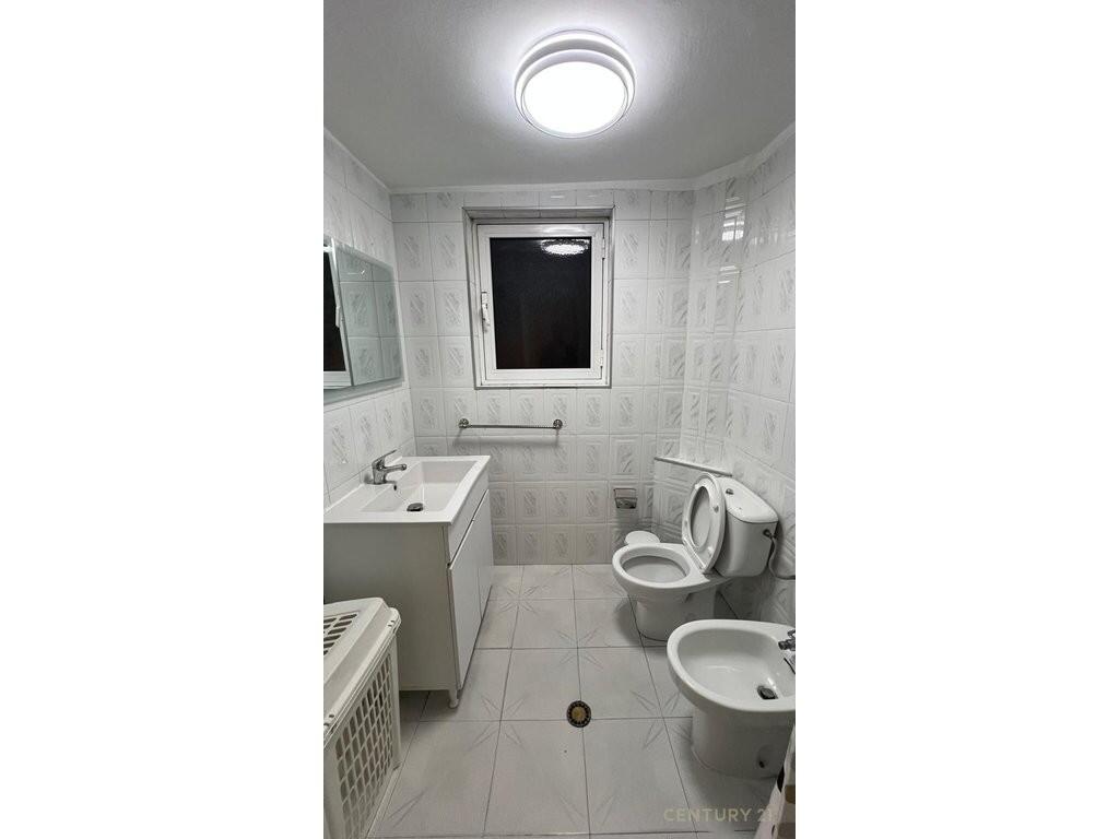 TE KAFE FLORA JAPIM APARTAMENT 2+1 PER QIRA