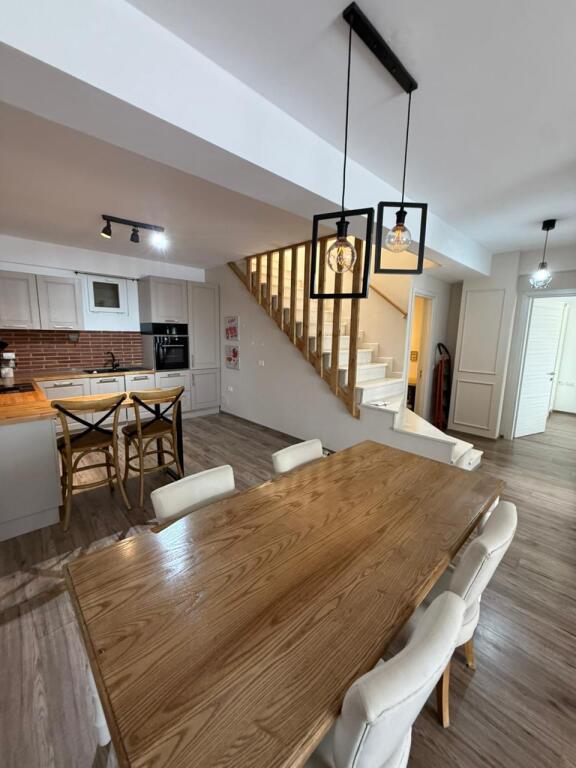 Jepet me Qira – Apartament 2+1 + Post Parkimi 📍 Kodra e Diellit