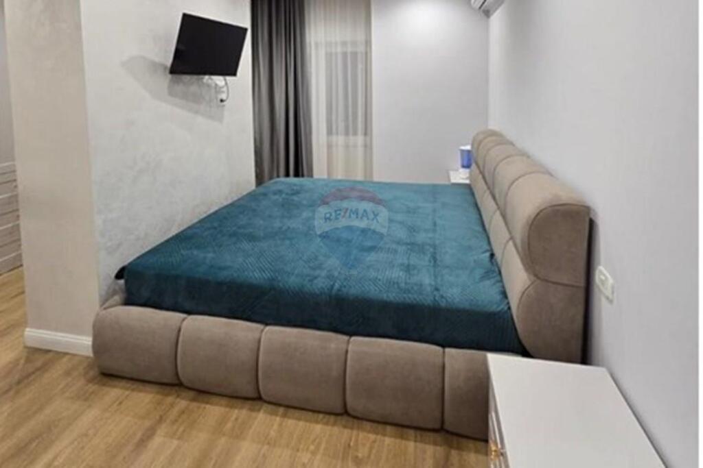 Apartament - Për Qira - Sheshi Willson, Tiranë