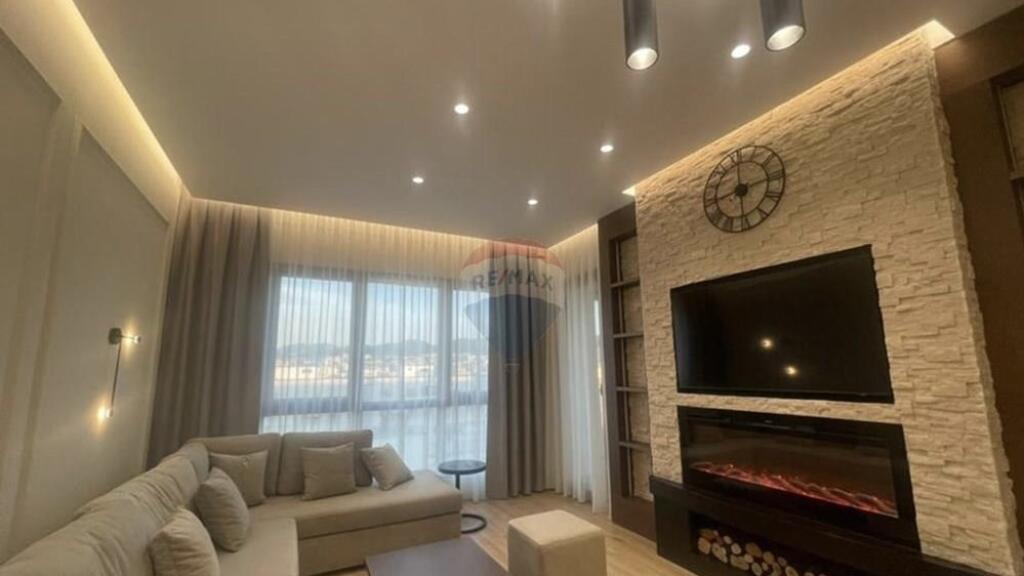 Apartament 1+1 për qira – Square 21, Tiranë