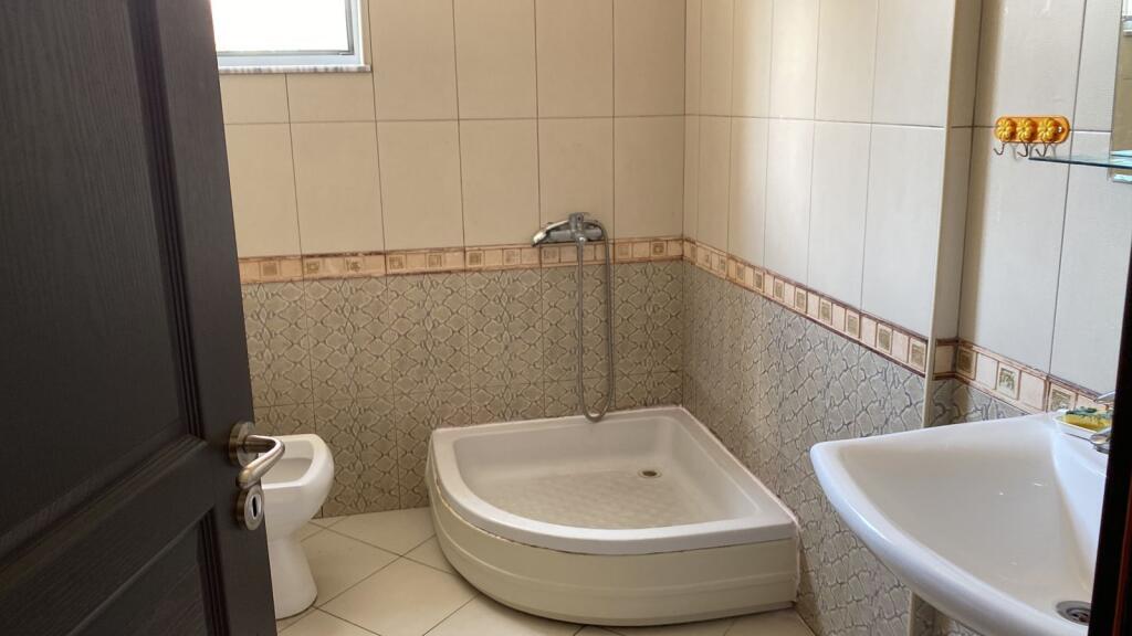 APARTAMENT ME QERA 2+1 PALLATI I BRIGADAVE 600 EURO