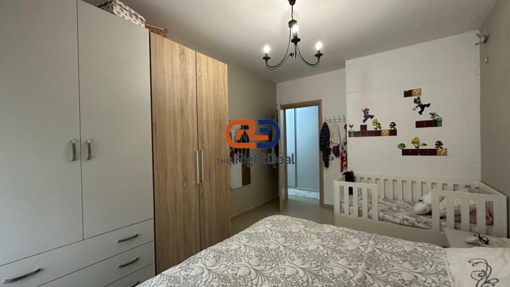 Prane Pazarit Te Ri, Shitet Apartament 1+1, Mundesi Ideale Investimi !!