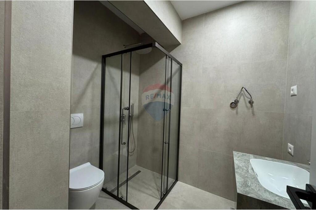 APARTAMENT 1+1 PER SHITJE TE MYSLYM SHYRI