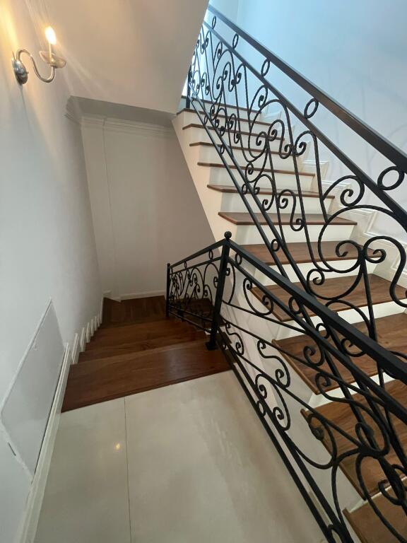 🏡 VILË ME QIRA – Rolling Hills, pranë TEG