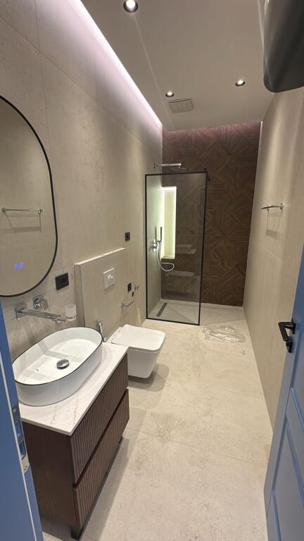 JEPET ME QERA APARTAMENT 2+1 90.000 LEKE KODRA E DIELLIT