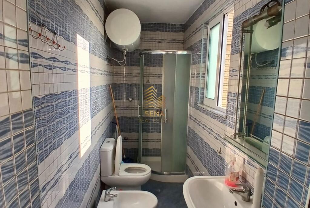 Qira, Apartament 1+1+blk, Rruga e Dibres -prane Shkolles se Bashkuar, 45,000 Lek/muaj