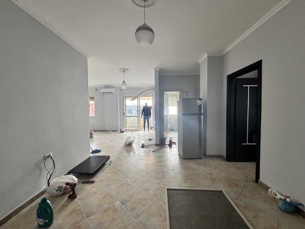 APARTAMENT 3+1+2, PER SHITJE - DURRES, PLAZH, RROTA E KUQE.