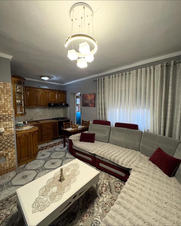 💥Shitet apartament 1+1 afer qendres,Kavaje💥