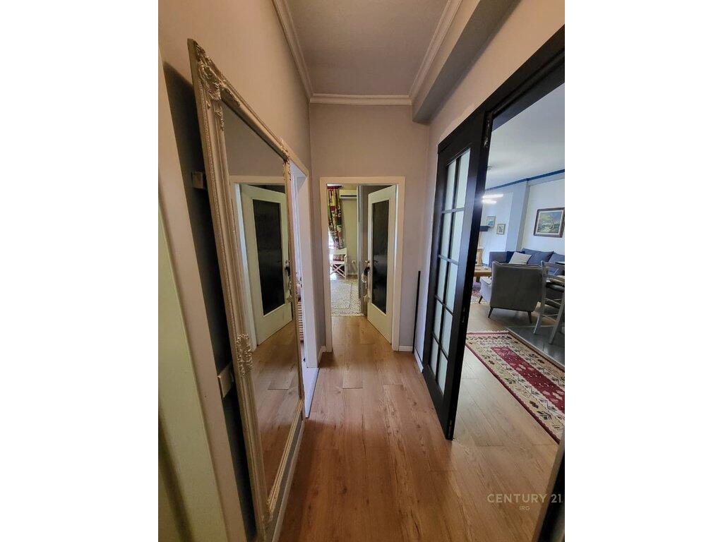 Apartment 2+1+2 in the heart of Tirana! 📍 Tabakëve Bridge – Toptani Center 285,000 € Total Area  100m2