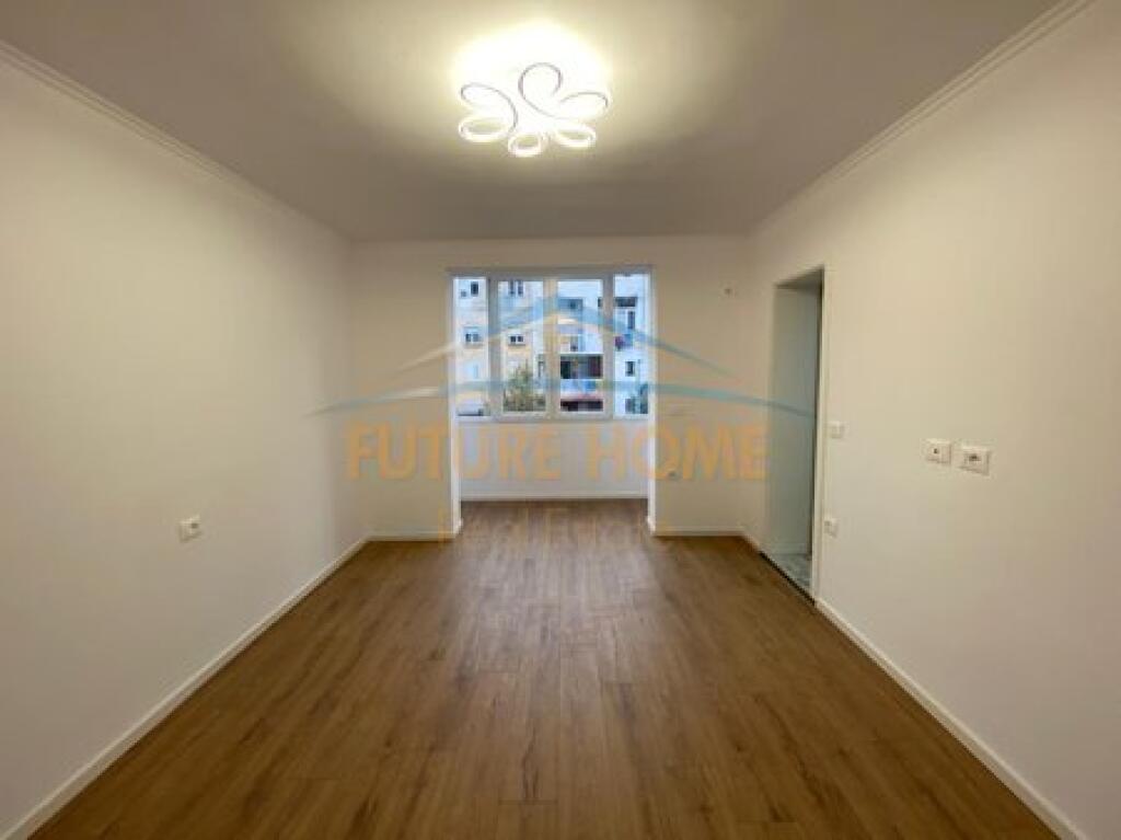 Shitet, Garsoniere, Myslym Shyr