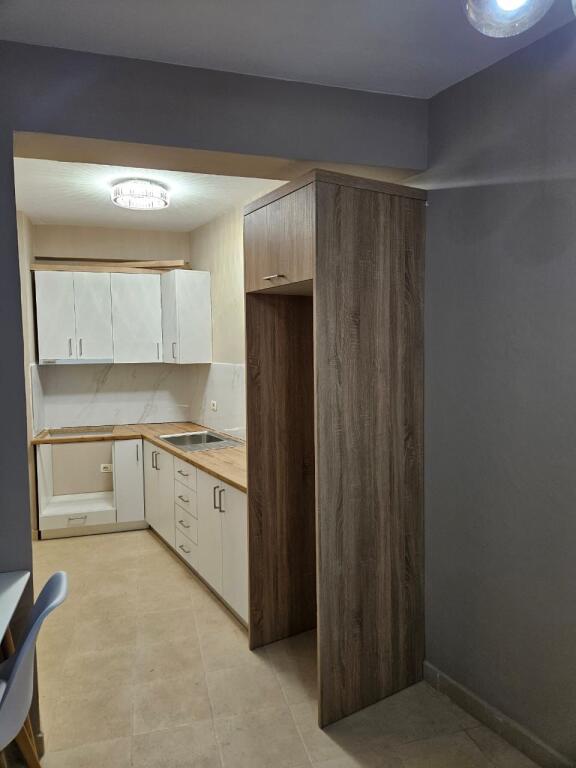 Apartament 3+1+2 me qera ne Astir /Kompleksi fratari (55,000 All)